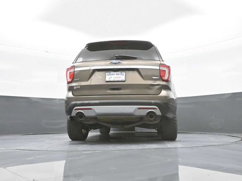 Used 2016 Ford Explorer XLT w/ Equipment Group 202A AWD/4WD image 39