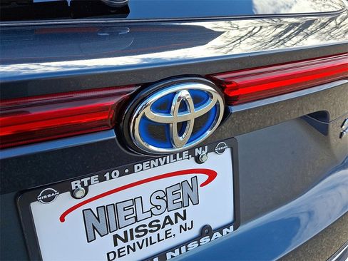 Used 2021 Toyota Venza Limited w/ Carpet Mat Package (TMS) image 31