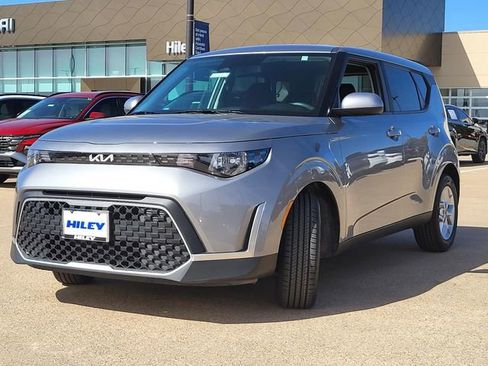 Used 2024 Kia Soul LX w/ Option Group 015 image 2