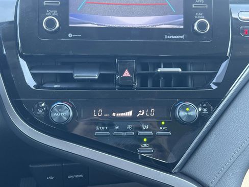 Used 2022 Toyota Camry LE image 15