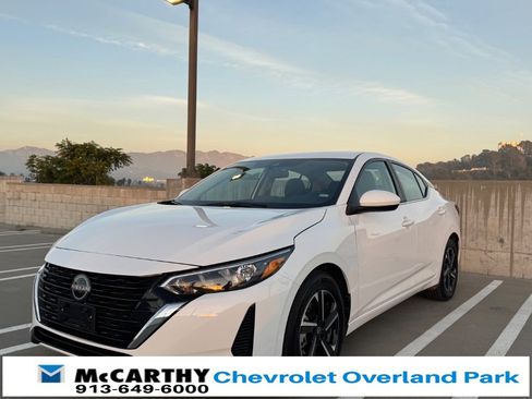 Used 2025 Nissan Sentra SV image 1