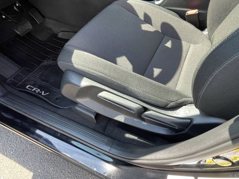 Used 2023 Honda CR-V LX image 18
