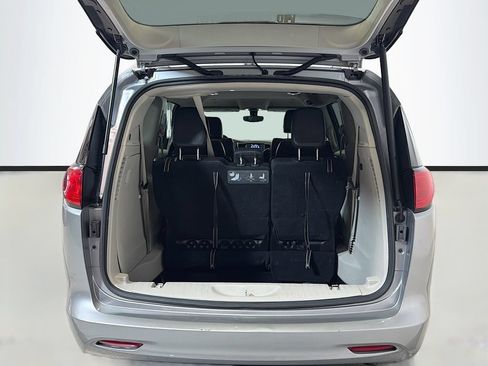 Used 2021 Chrysler Voyager Lxi FWD image 21