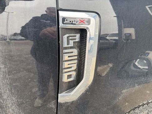 Used 2021 Ford F250 XL w/ STX Appearance Package image 4