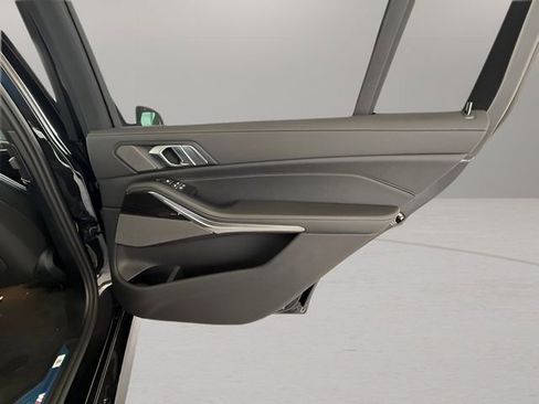 Used 2026 BMW X7 xDrive40i w/ M Sport Package image 34