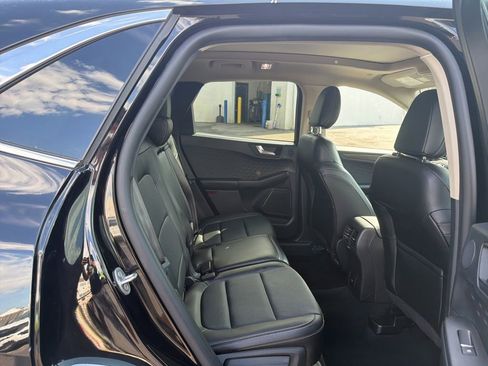 Used 2020 Ford Escape Titanium w/ Titanium Premium Package 2.0 AWD/4WD image 42