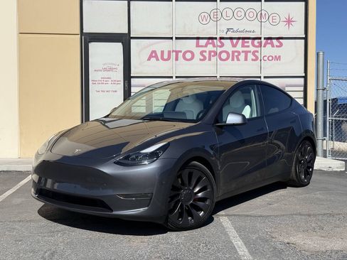 Used 2023 Tesla Model Y Performance AWD/4WD image 4
