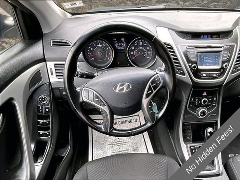 Used 2015 Hyundai Elantra SE w/ Option Group 03 FWD image 4