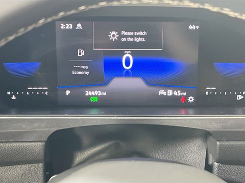 Used 2022 Volkswagen Tiguan SE image 12