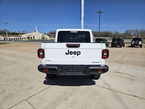 New 2026 Jeep Gladiator Sport AWD/4WD image 5