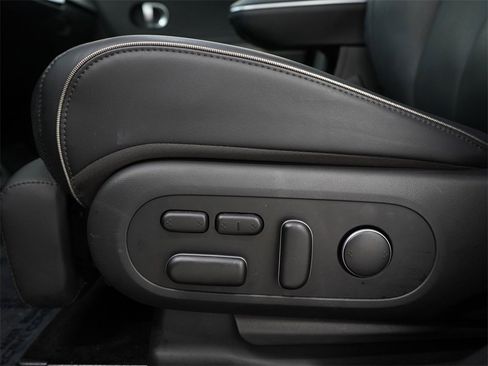 Used 2024 Hyundai Ioniq 5 Limited image 25