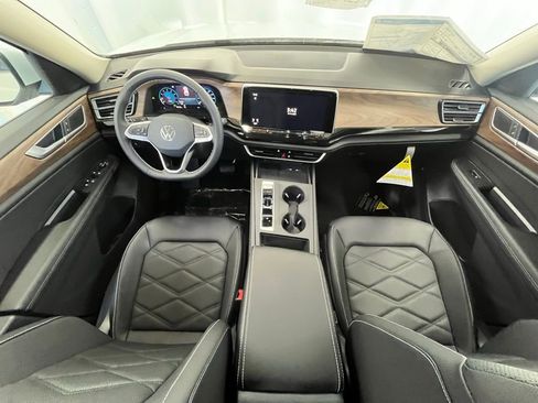 New 2026 Volkswagen Atlas SE image 13