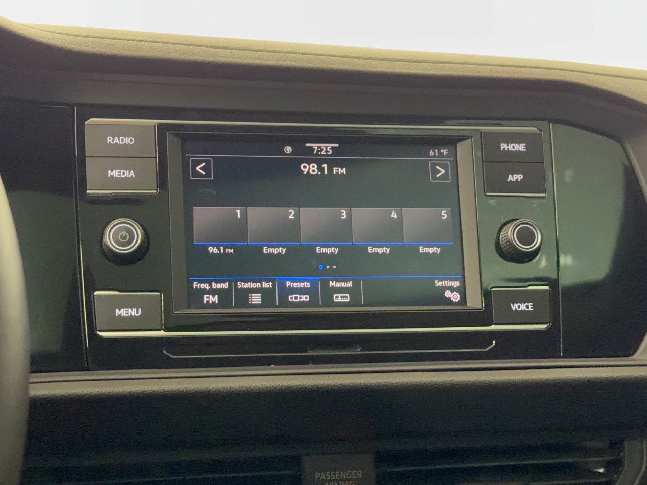 Used 2023 Volkswagen Jetta SE FWD image 23