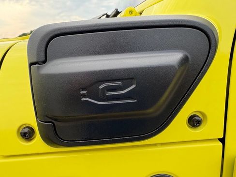 Used 2023 Jeep Wrangler Unlimited Rubicon 4xe w/ Steel Bumper Group AWD/4WD image 32