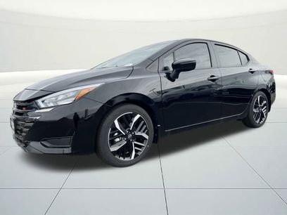 New 2025 Nissan Versa SR w/ Trunk Package