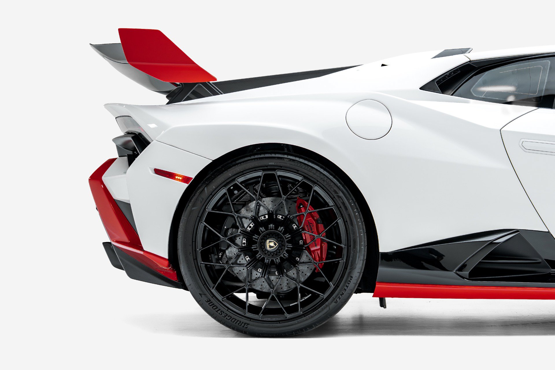 Used 2022 Lamborghini Huracan STO RWD image 18