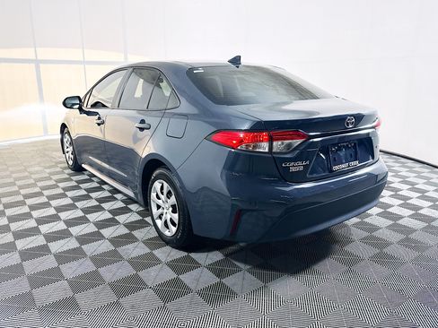 Used 2025 Toyota Corolla LE FWD image 5