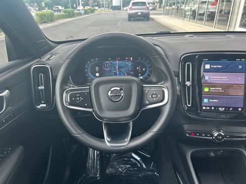 Certified 2025 Volvo XC40 B5 Plus AWD/4WD image 20