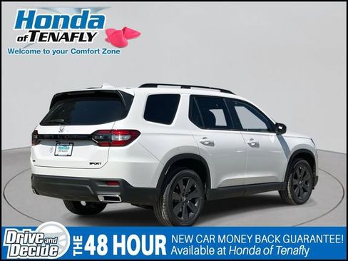 New 2025 Honda Pilot Sport image 5