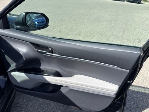 Used 2019 Toyota Camry SE FWD image 26