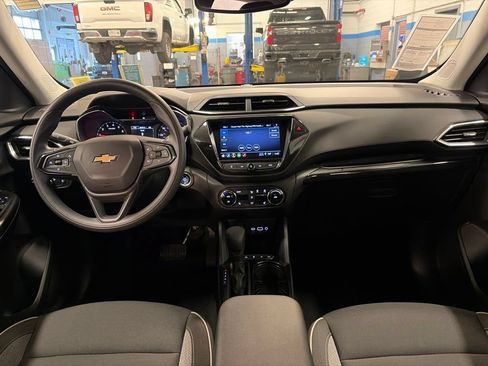 Used 2023 Chevrolet TrailBlazer LT w/ Convenience Package AWD/4WD image 19