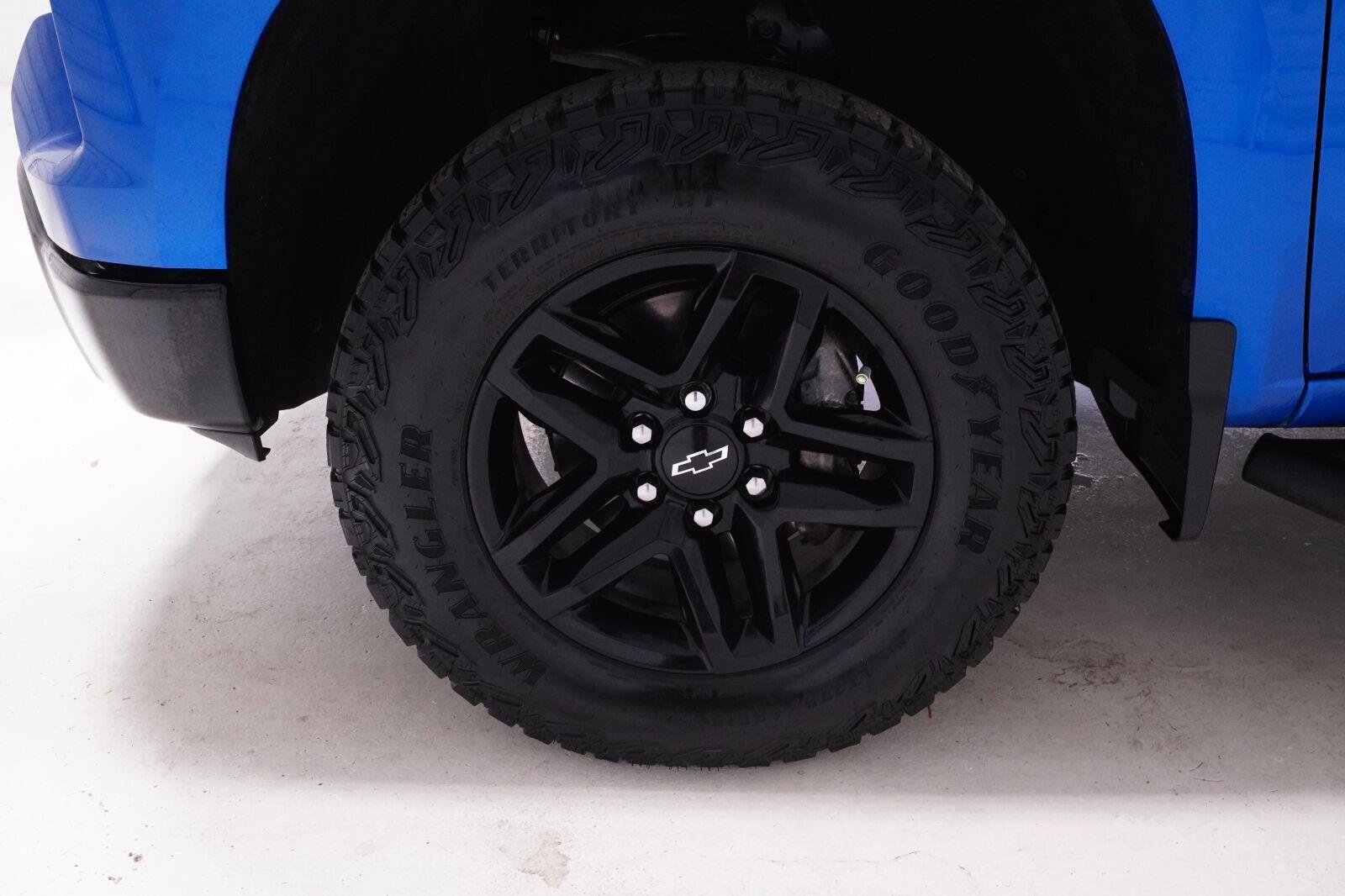 Used 2024 Chevrolet Silverado 1500 Custom Trail Boss AWD/4WD image 31