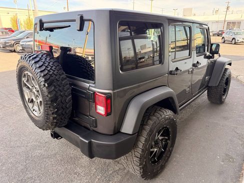 Used 2014 Jeep Wrangler Unlimited Rubicon w/ Connectivity Group AWD/4WD image 6