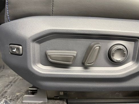 New 2026 Toyota Tundra Platinum AWD/4WD image 19