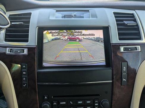 Used 2014 Cadillac Escalade ESV Premium image 14