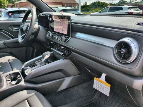 New 2025 Chevrolet Colorado LT w/ LT Convenience Package image 29