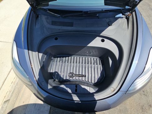 Used 2023 Tesla Model 3 Standard Range RWD image 3