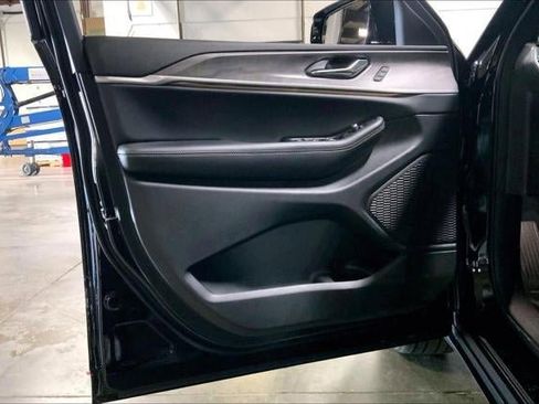 New 2025 Jeep Grand Cherokee L Limited w/ Trailer Tow Package image 43