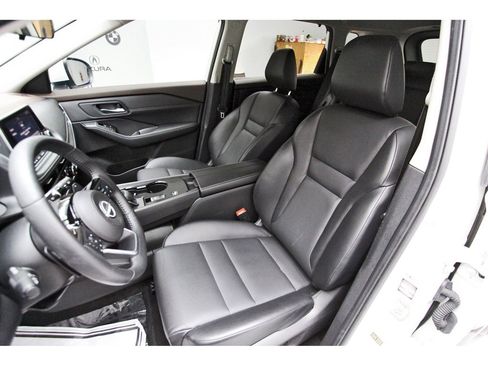 Certified 2022 Nissan Rogue SV w/ SV Premium Package image 27