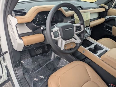 Used 2026 Land Rover Defender 110 X-Dynamic SE AWD/4WD image 9