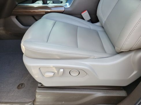 Used 2025 Chevrolet Silverado 1500 LT Trail Boss w/ LT Trail Boss Premium Package AWD/4WD image 14