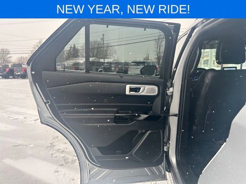 Certified 2023 Ford Explorer ST w/ Equipment Group 401A image 18