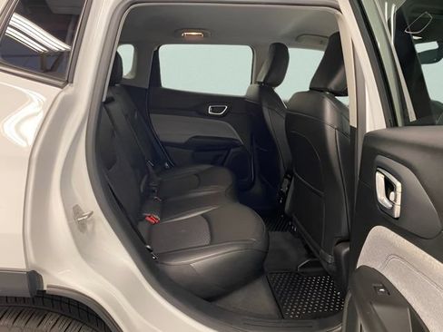 Used 2022 Jeep Compass Latitude w/ Convenience Group AWD/4WD image 28