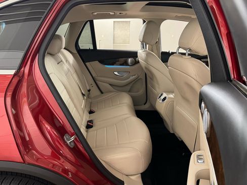 Used 2018 Mercedes-Benz GLC 300 4MATIC image 34