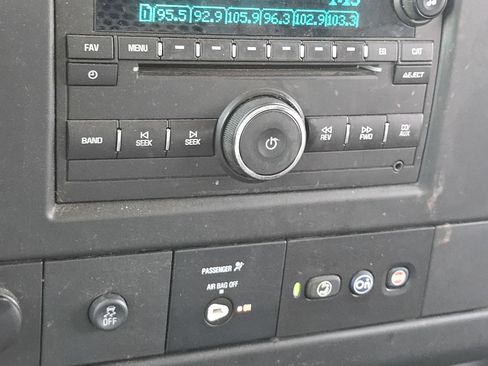 Used 2019 Chevrolet Express 2500 RWD 2500 135 w/ Communications Package image 26