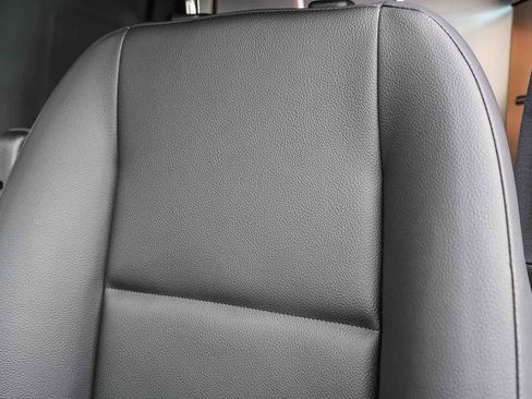 Used 2025 Mercedes-Benz Sprinter 2500 image 28