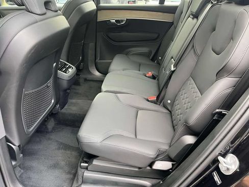 Used 2025 Volvo XC90 B5 Core AWD/4WD image 12