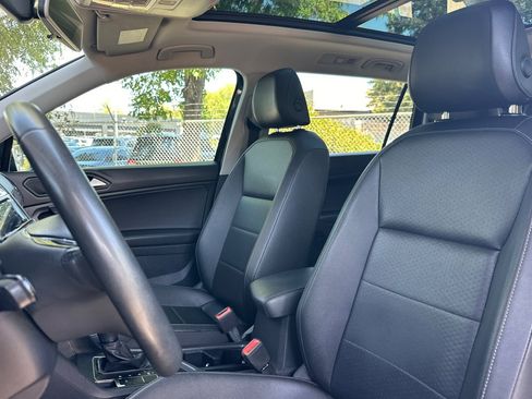 Used 2020 Volkswagen Tiguan SE w/ Panoramic Sunroof Package FWD image 30