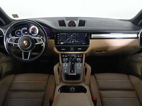 Certified 2023 Porsche Cayenne Platinum Edition AWD/4WD image 11