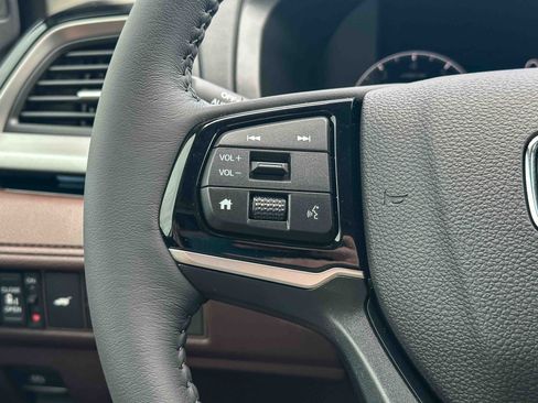 New 2026 Honda Odyssey Touring image 23