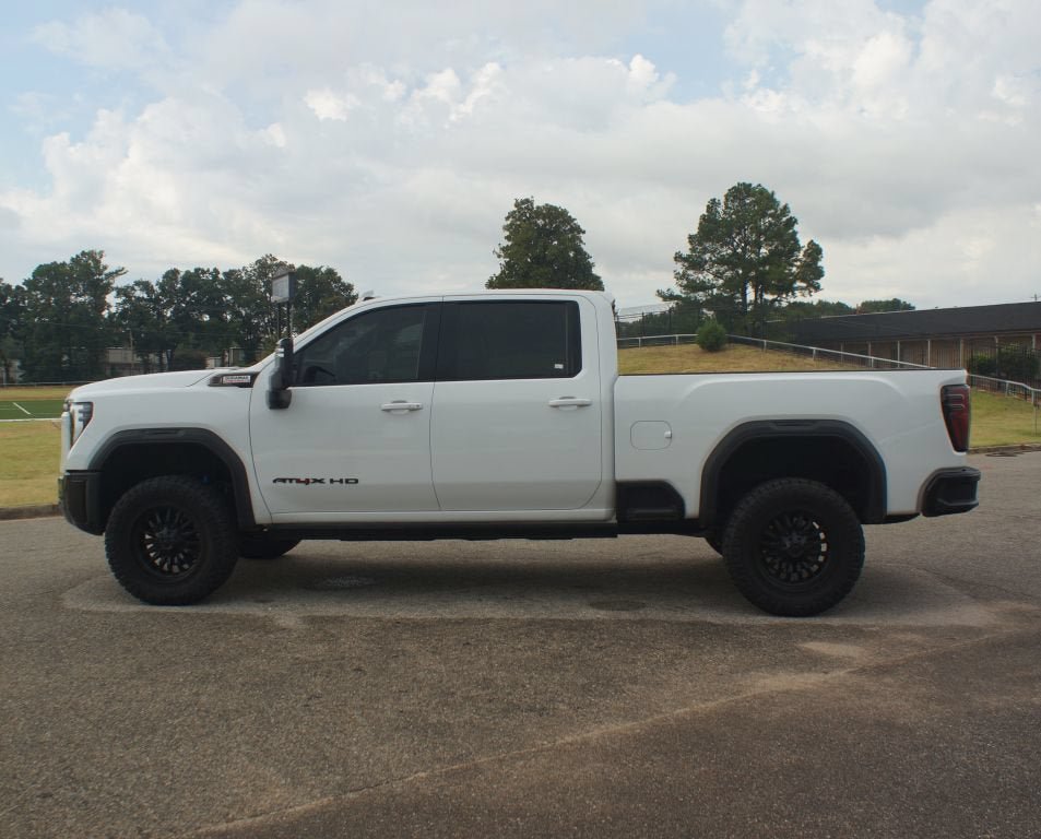 Used 2025 GMC Sierra 2500 AT4X AWD/4WD image 13