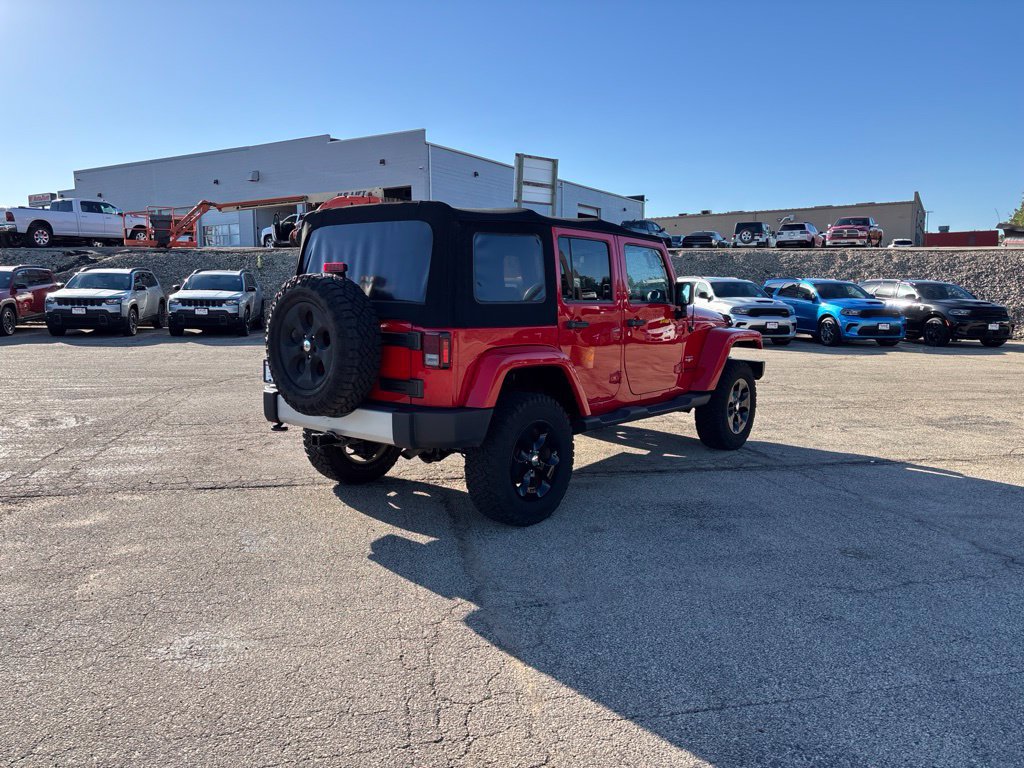 Used 2015 Jeep Wrangler Unlimited Sahara w/ Connectivity Group AWD/4WD image 5