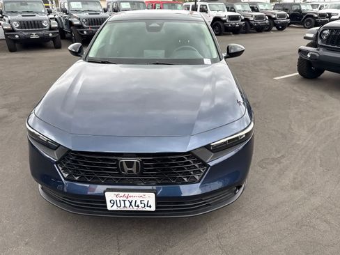 Used 2025 Honda Accord SE image 2