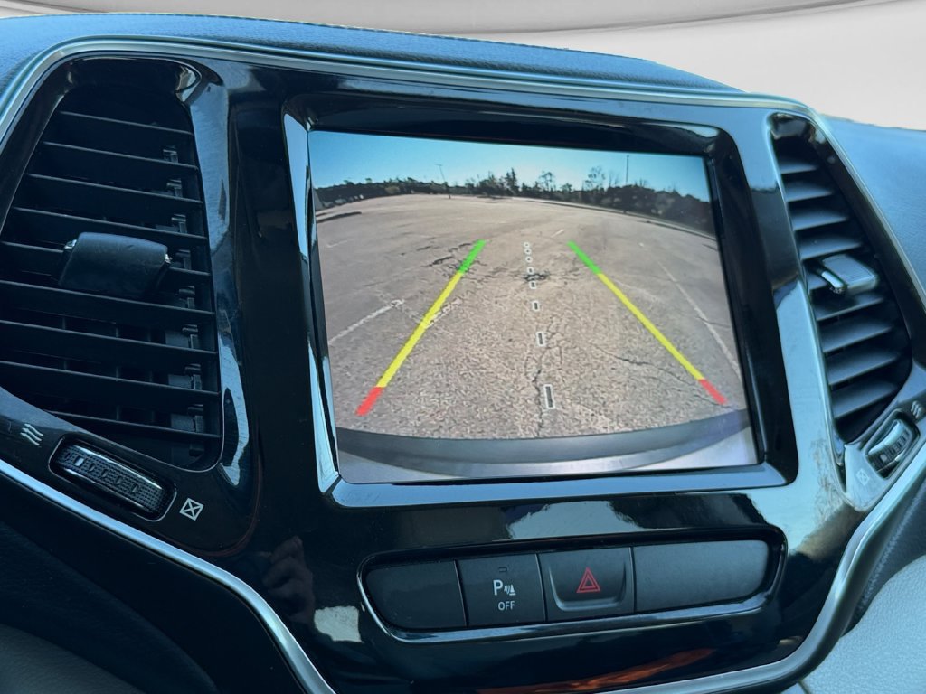 Used 2020 Jeep Cherokee Limited AWD/4WD image 18