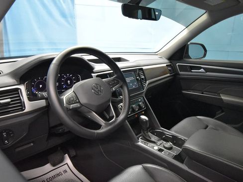 Used 2022 Volkswagen Atlas SE AWD/4WD image 2
