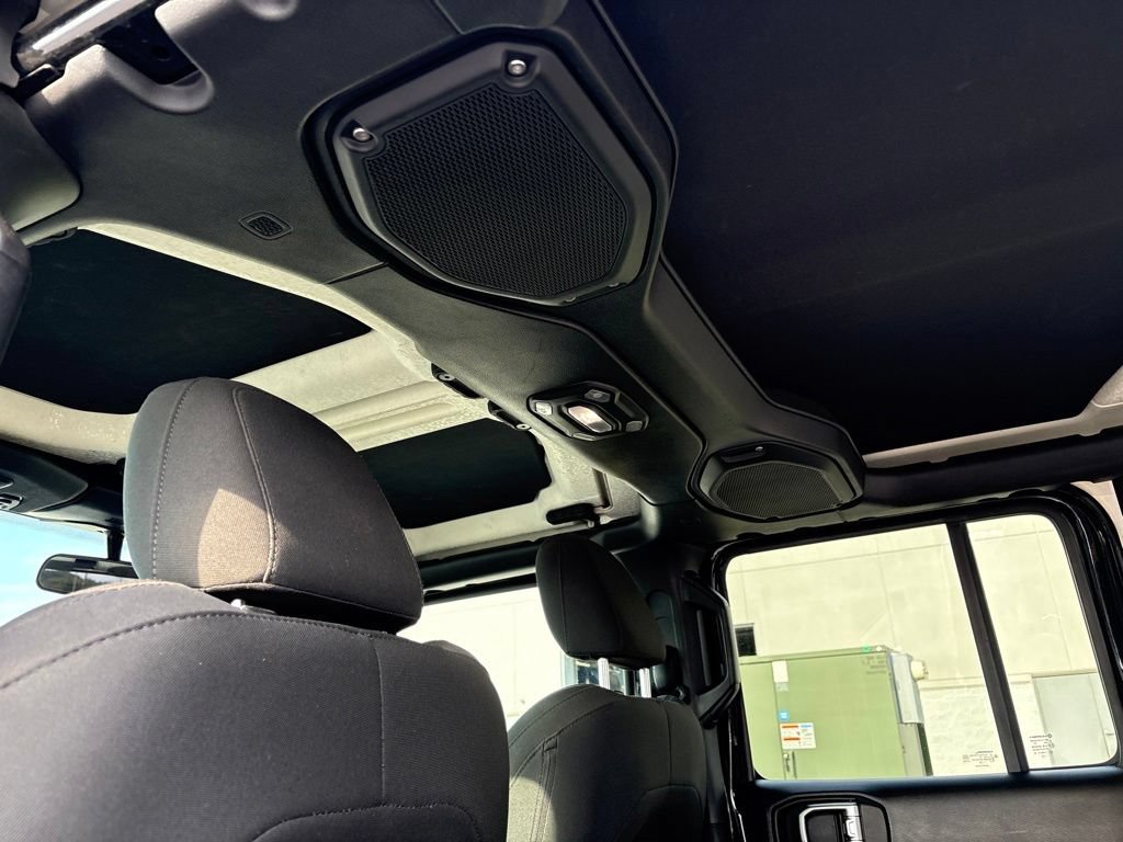 Used 2018 Jeep Wrangler Unlimited Sport S AWD/4WD image 17